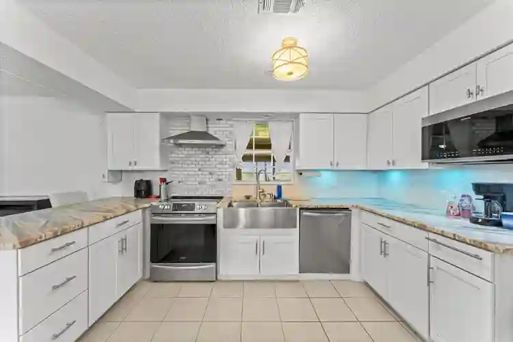 7 BR in Orange Park