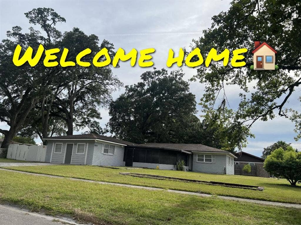 7 BR in Orange Park