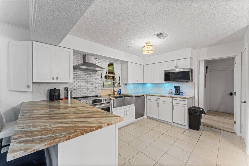7 BR in Orange Park