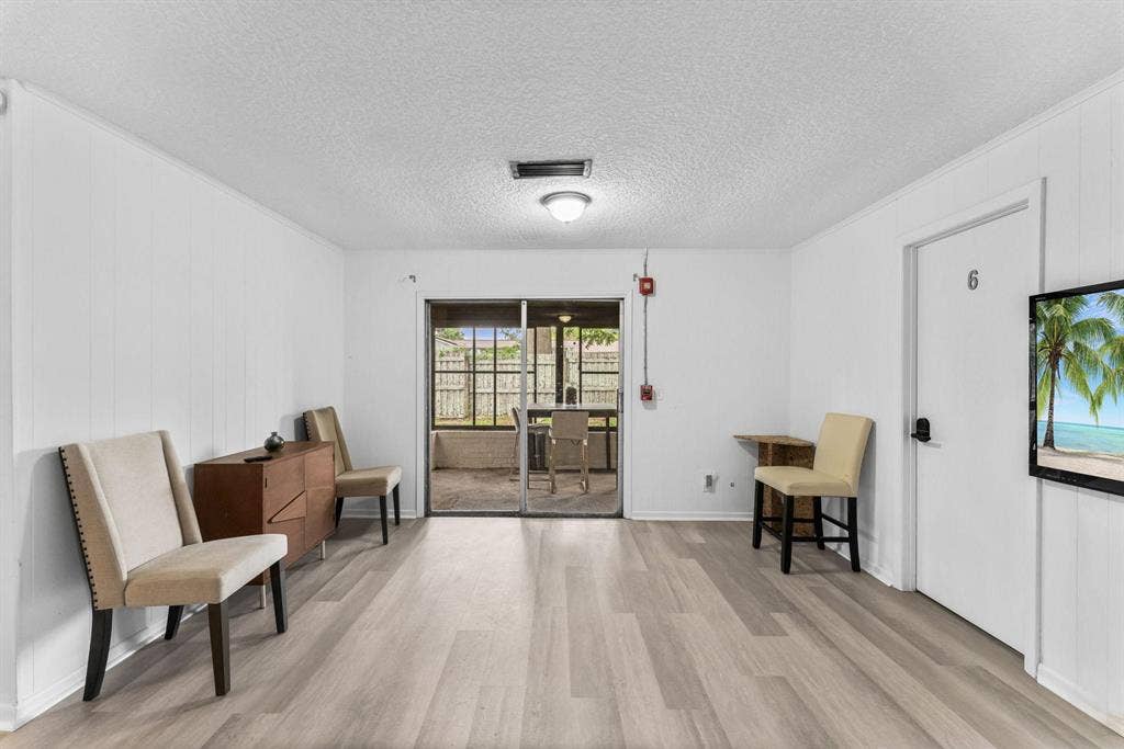 7 BR in Orange Park