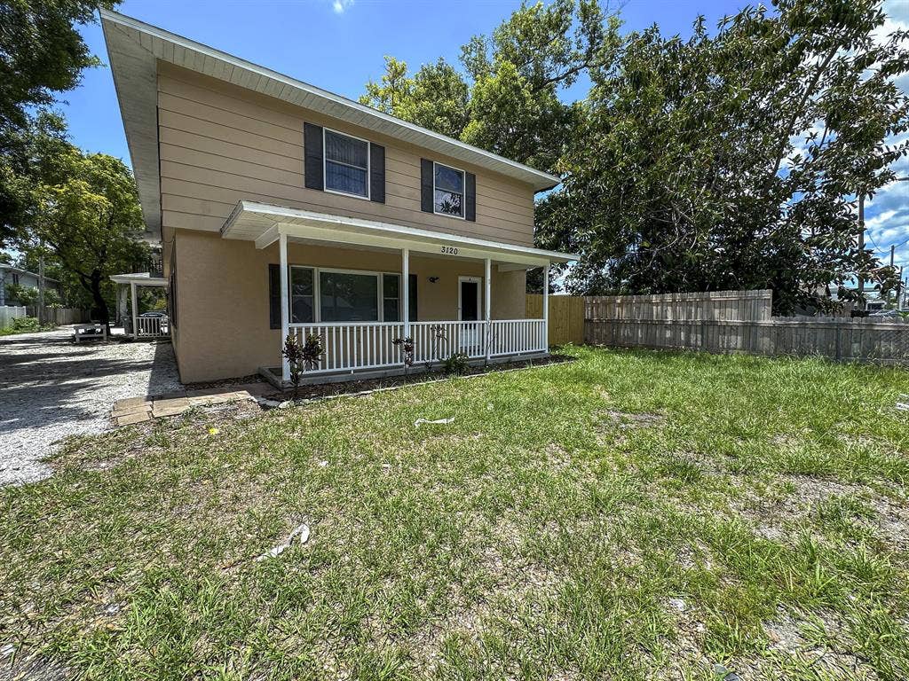 8 BR in St. Petersburg
