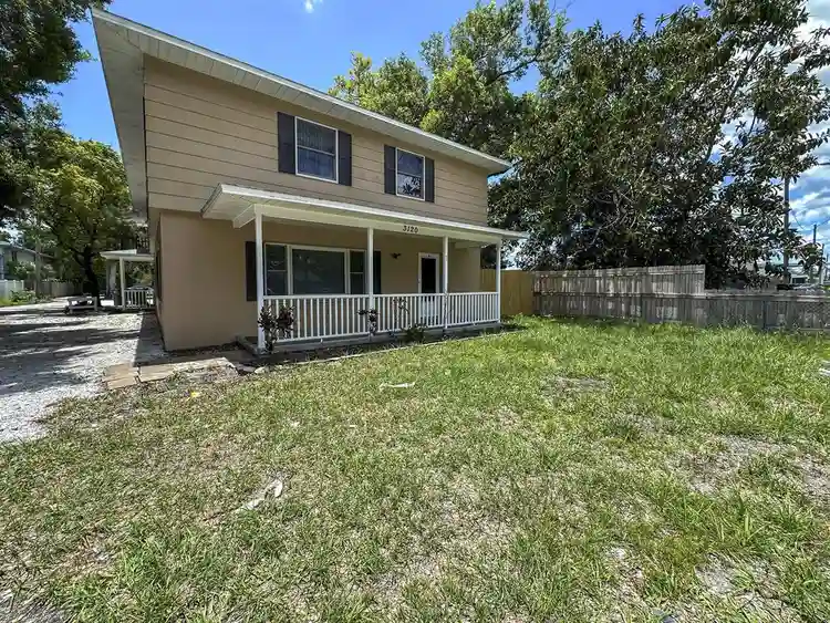 8 BR in St. Petersburg