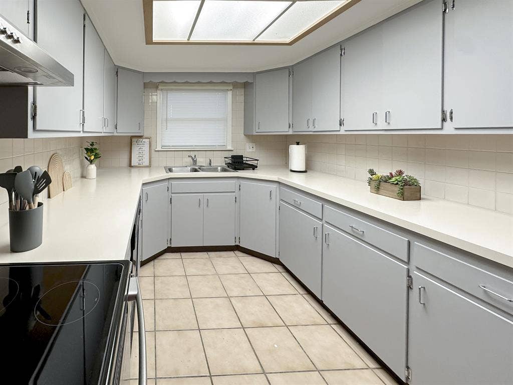 8 BR in St. Petersburg