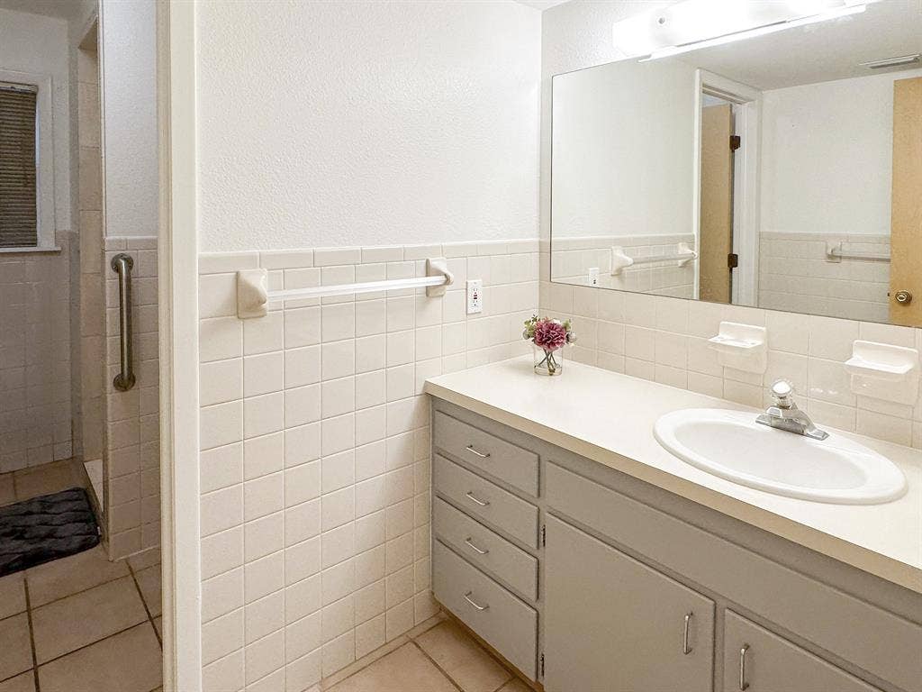 8 BR in St. Petersburg