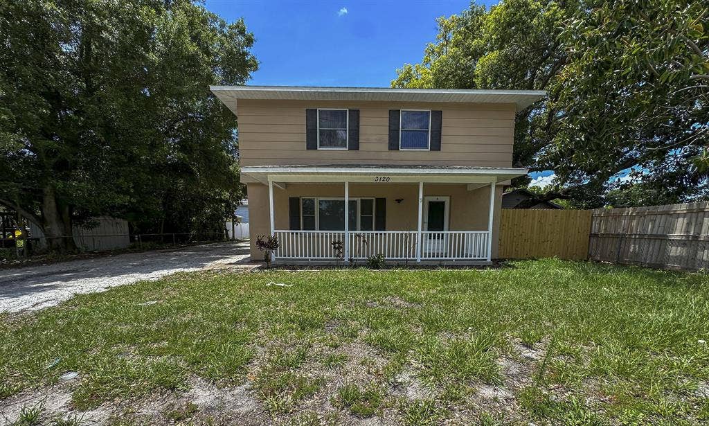 8 BR in St. Petersburg