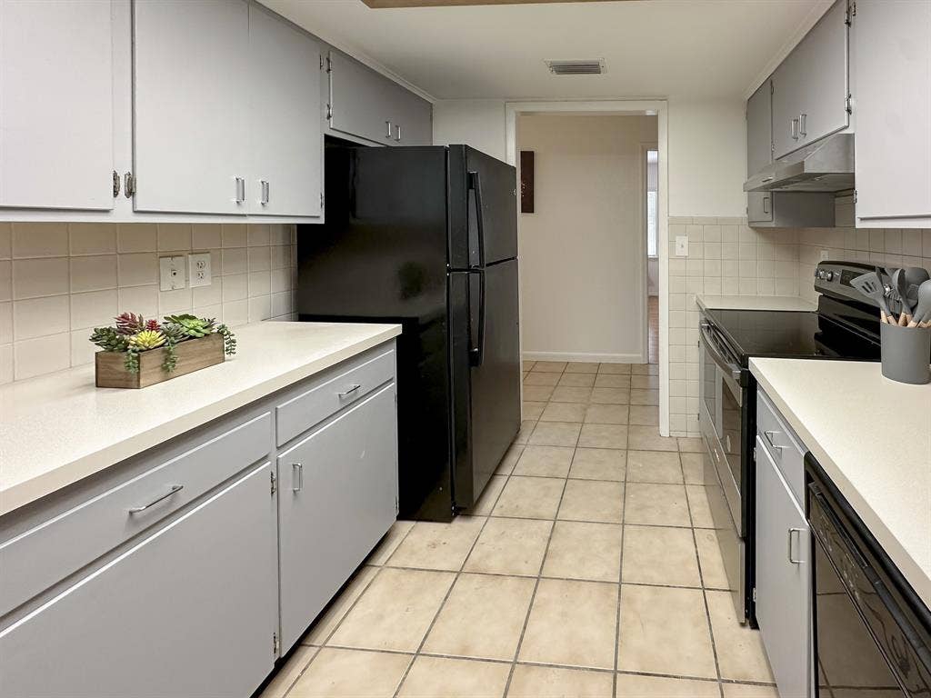8 BR in St. Petersburg