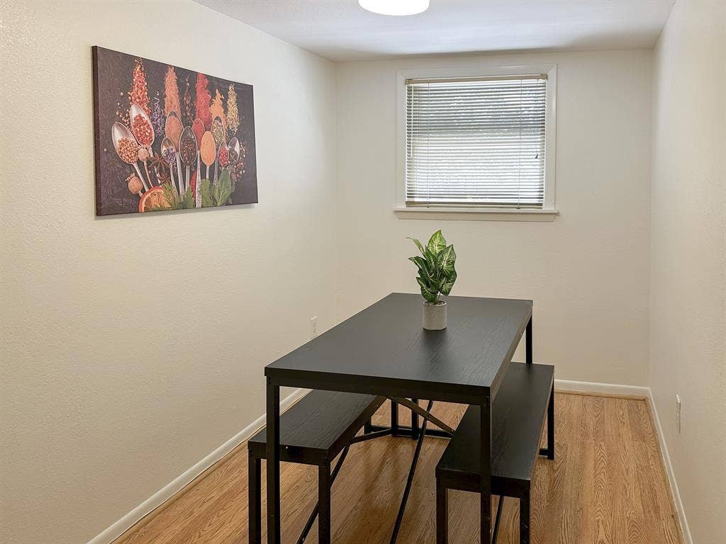 8 BR in St. Petersburg
