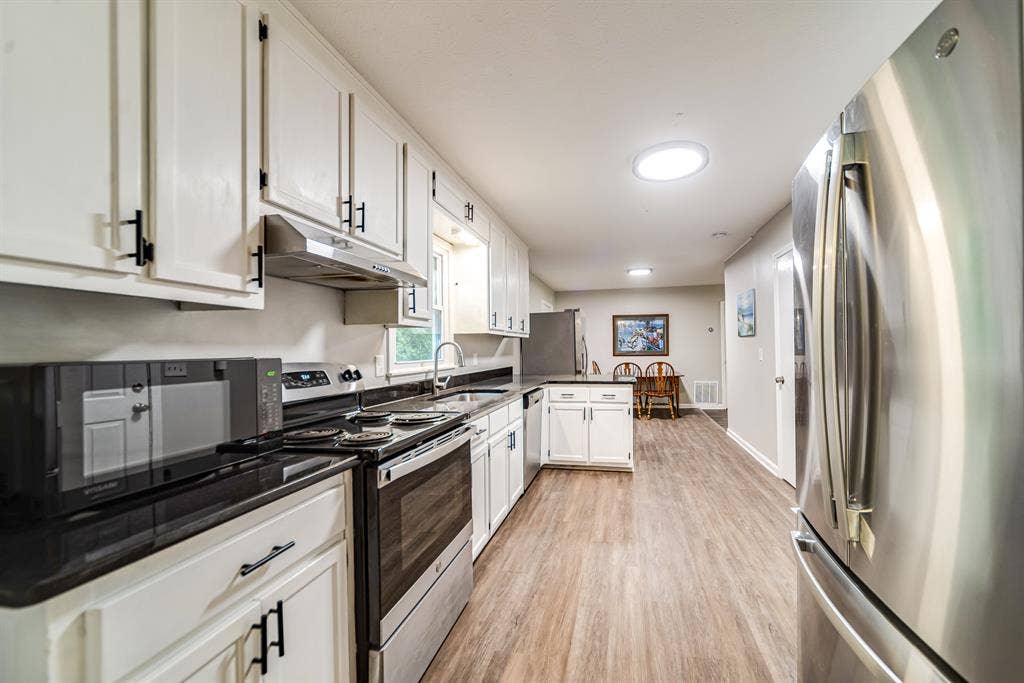 8 BR in Newnan