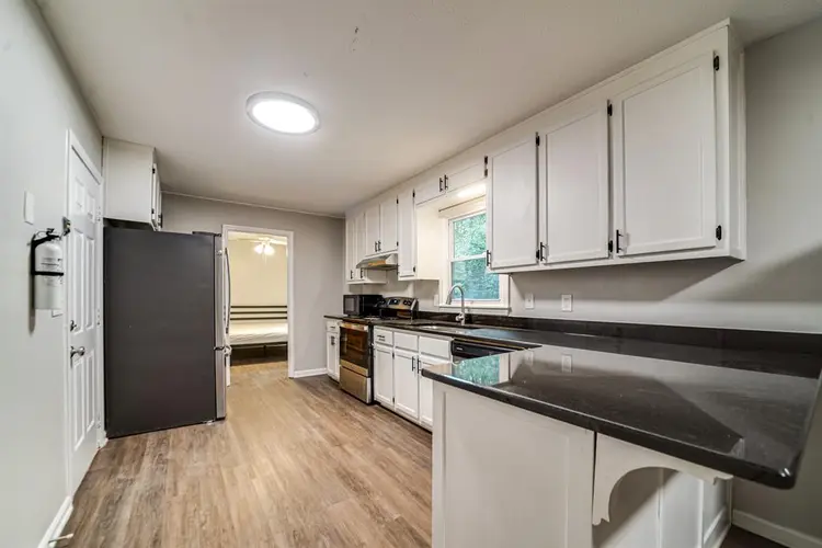 8 BR in Newnan