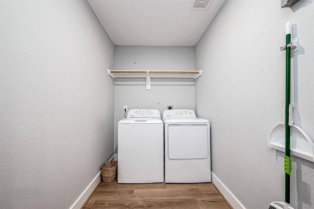 6 BR in Houston