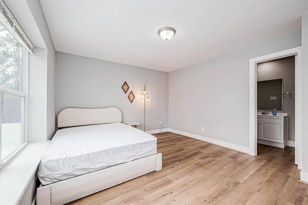 6 BR in Houston