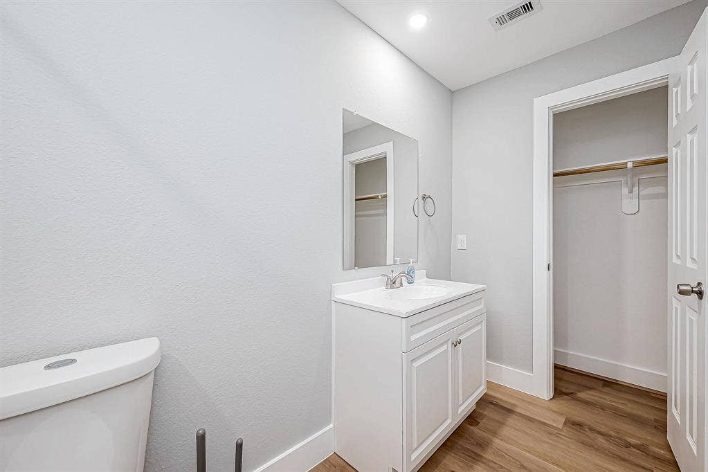 6 BR in Houston