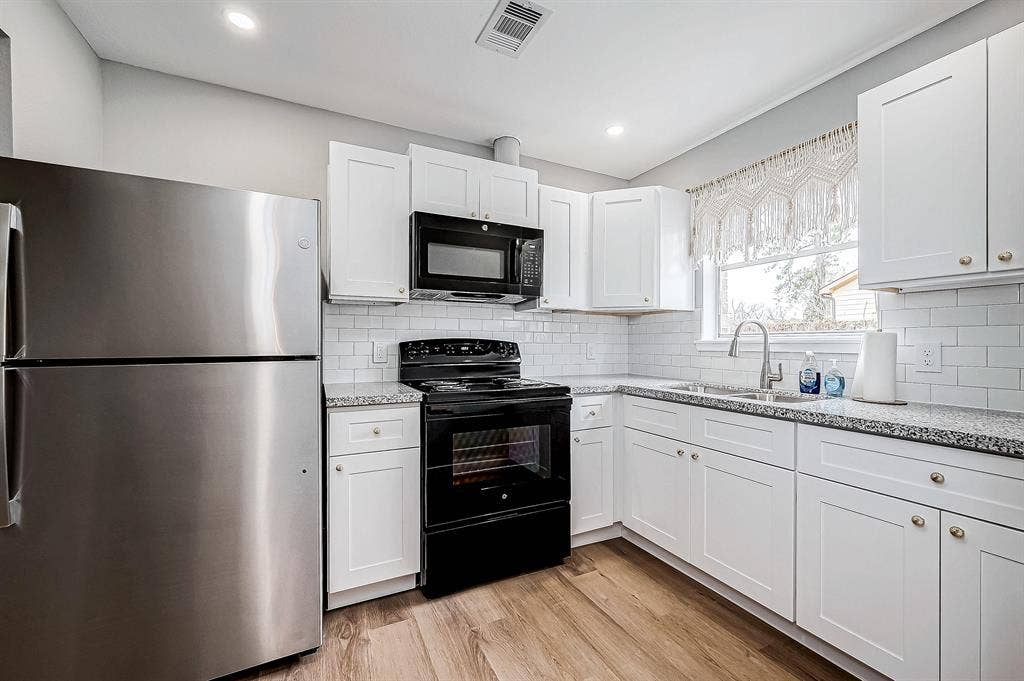 6 BR in Houston