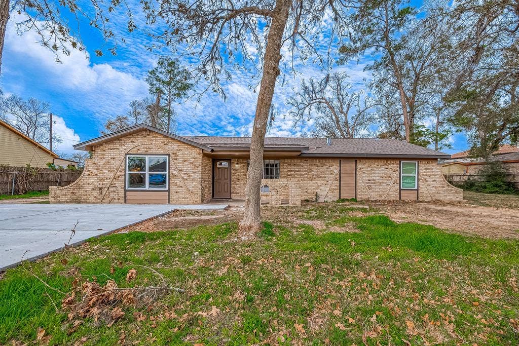 6 BR in Houston