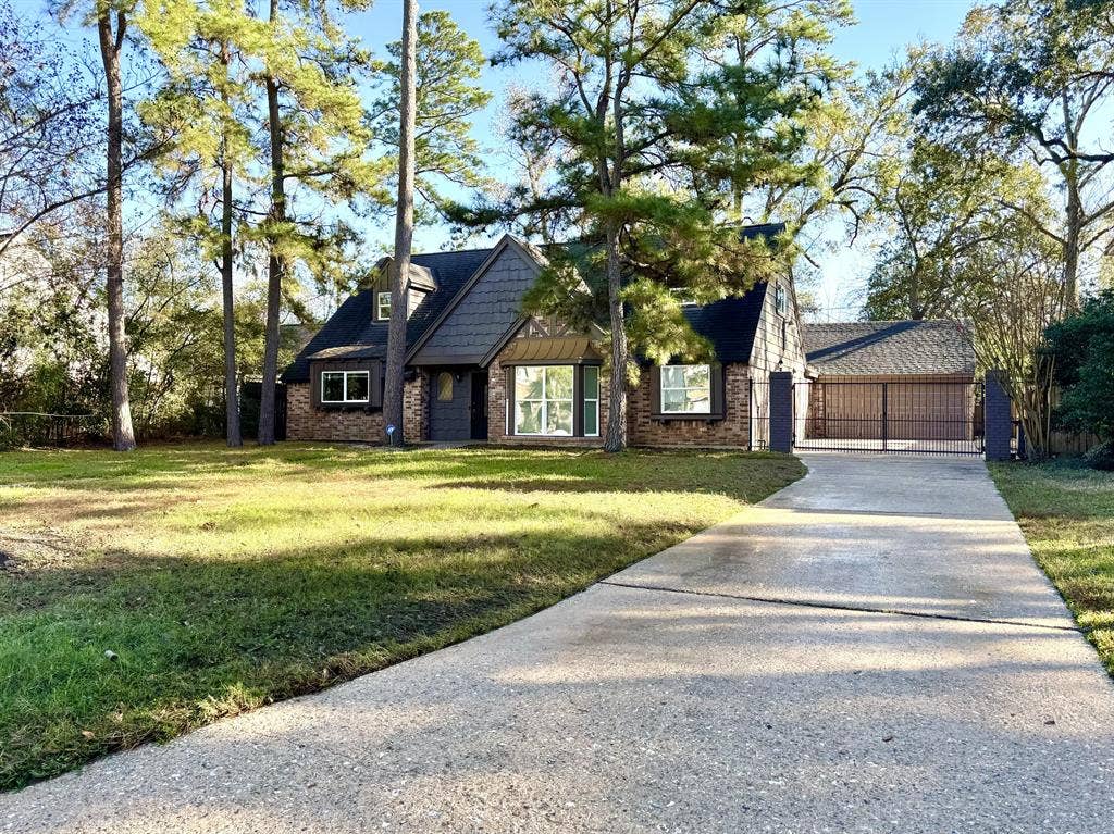 7 BR in Houston