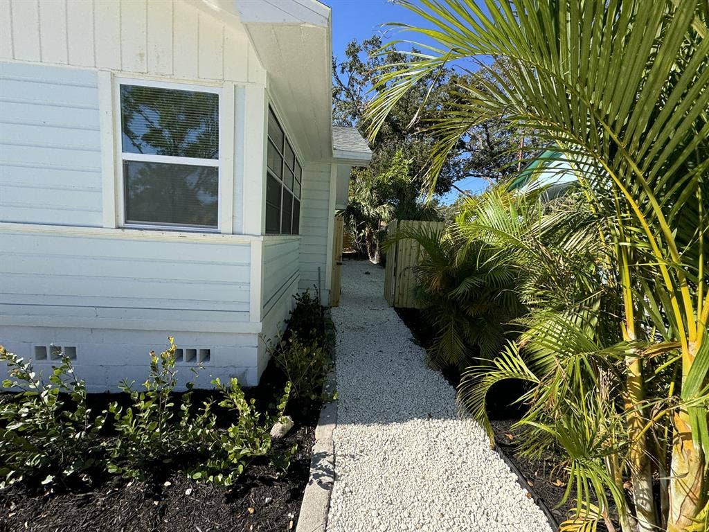 8 BR in St. Petersburg
