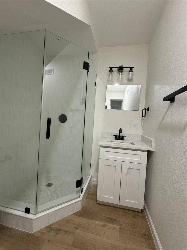 8 BR in St. Petersburg
