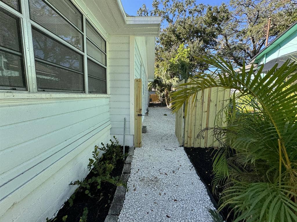8 BR in St. Petersburg