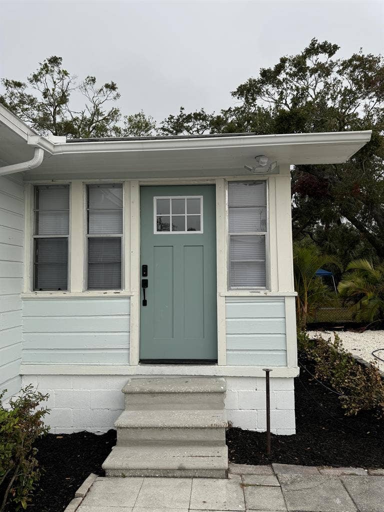 8 BR in St. Petersburg