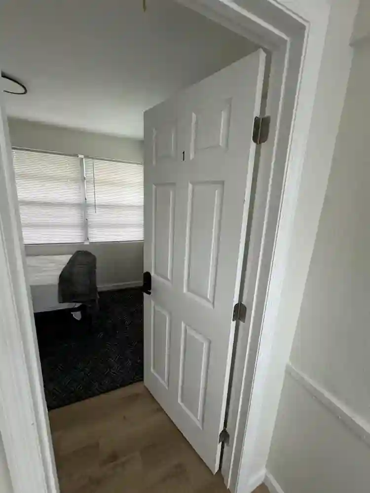 8 BR in St. Petersburg