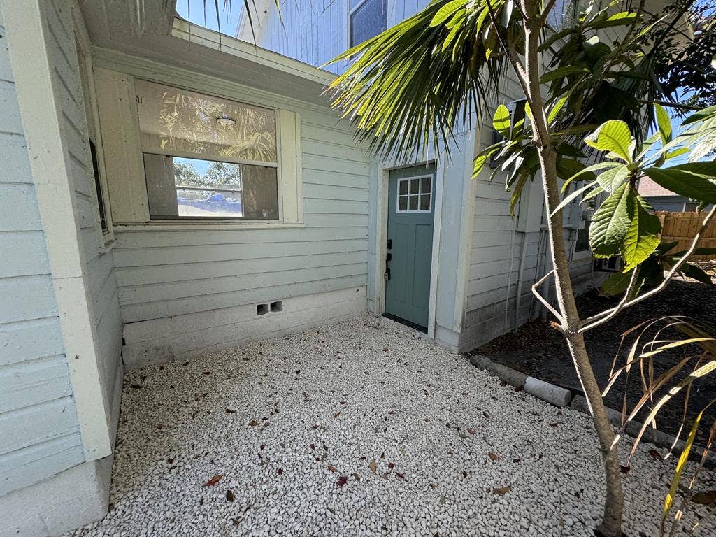8 BR in St. Petersburg
