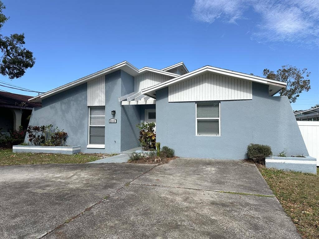 2 BR in Tampa