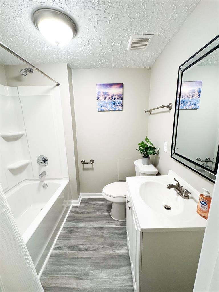 8 BR in Jonesboro