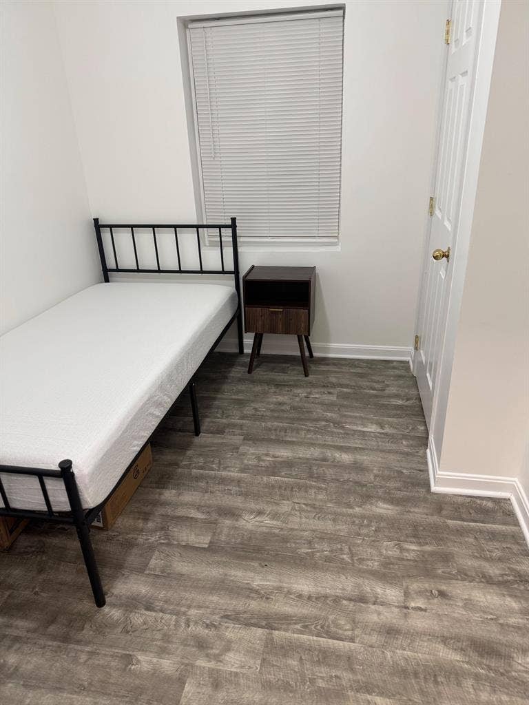 2 BR in Washington