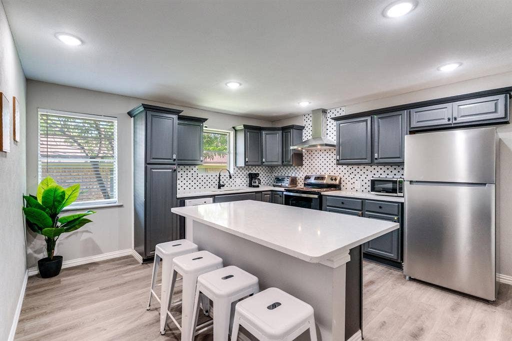 11 BR in Dallas