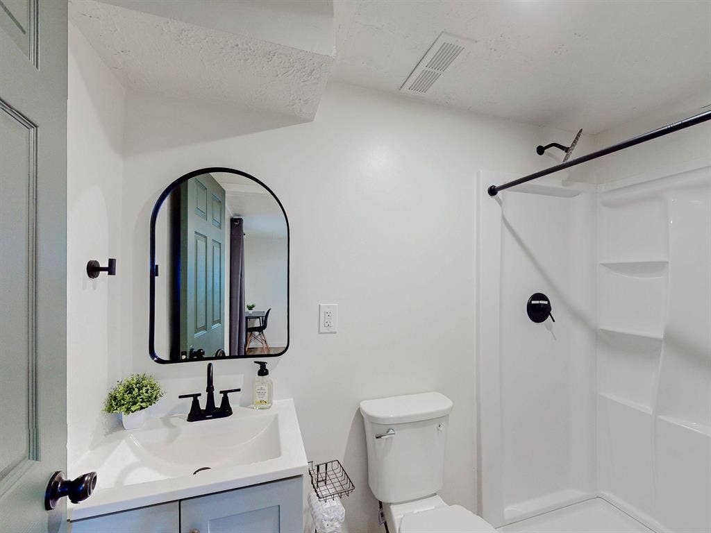 8 BR in Duluth