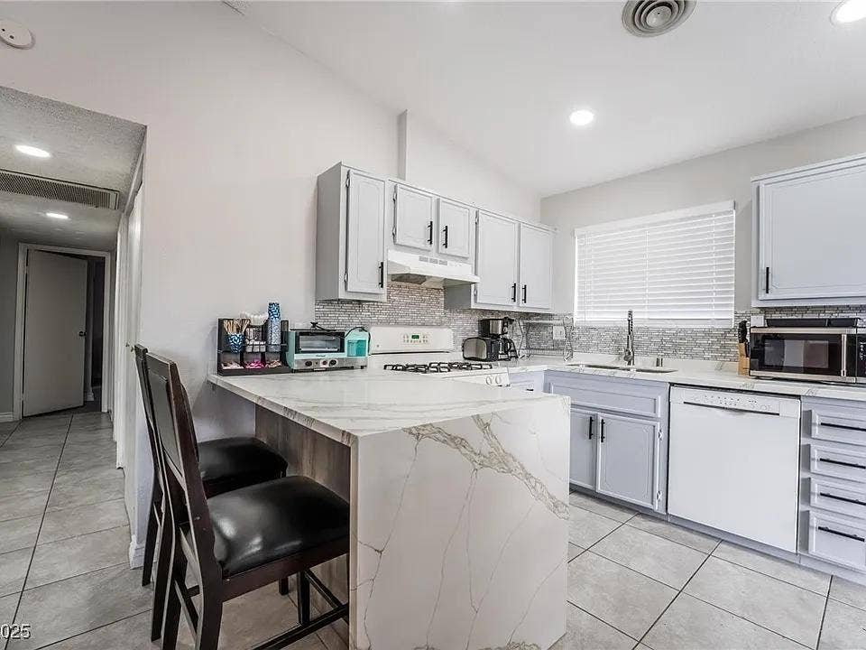 3 BR in Las Vegas