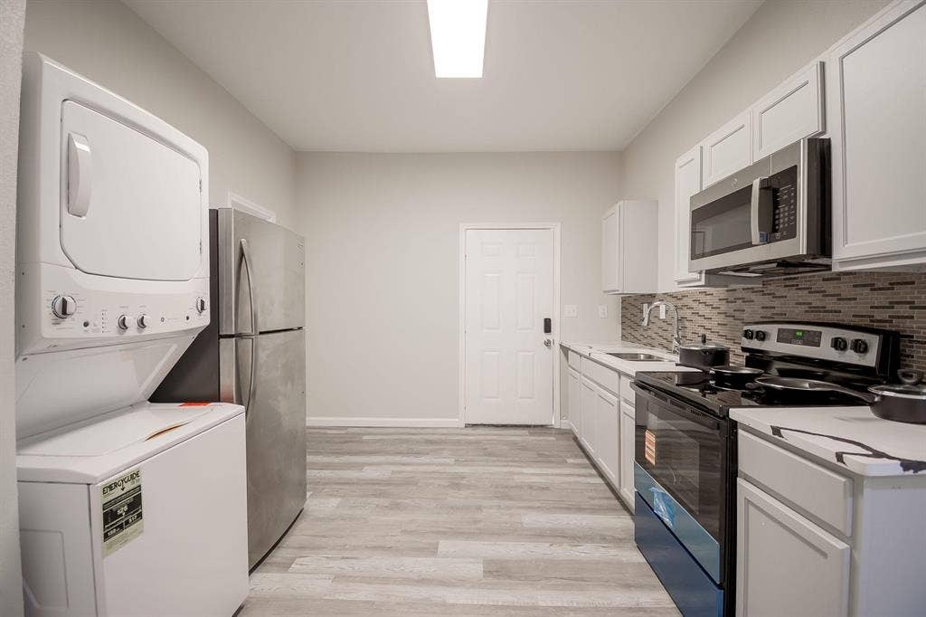 6 BR in Dallas