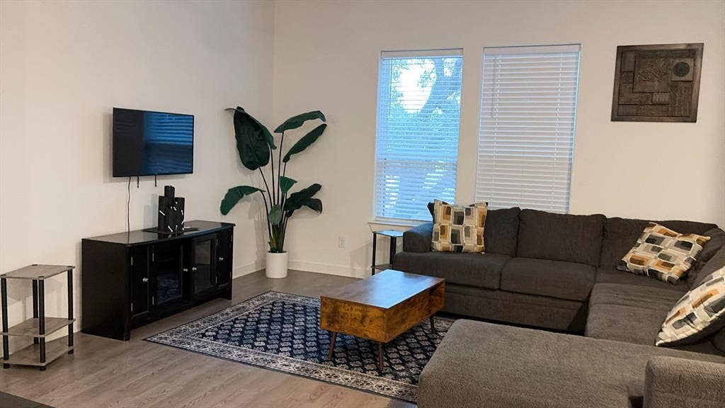 2 BR in Leander