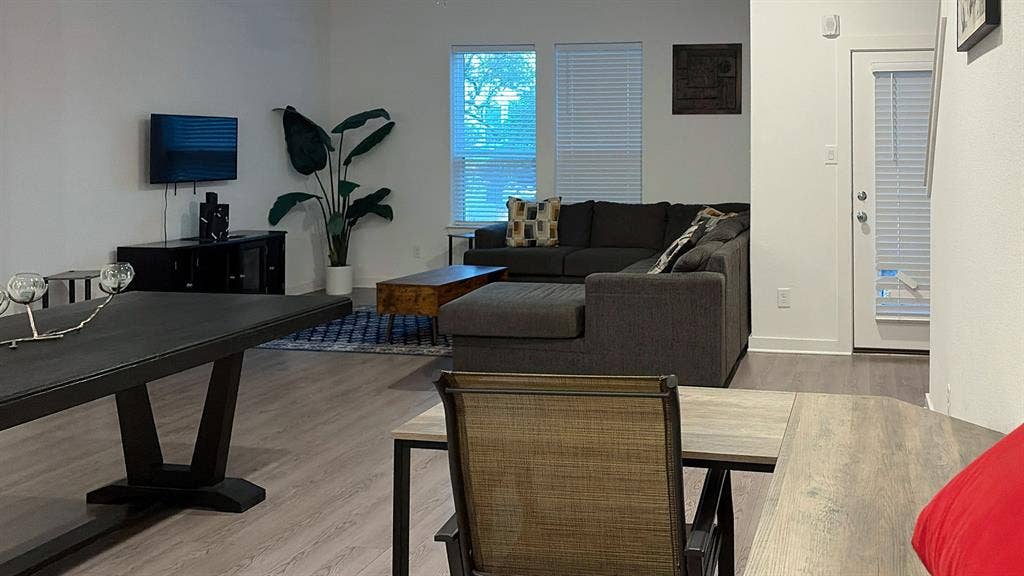 2 BR in Leander
