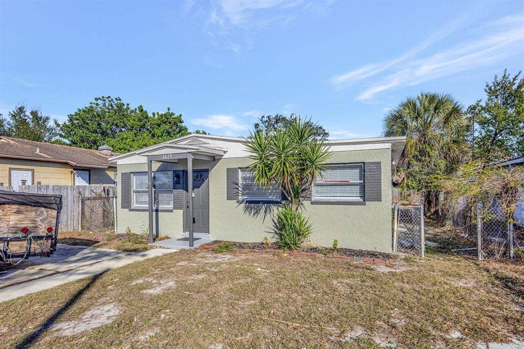 6 BR in St. Petersburg