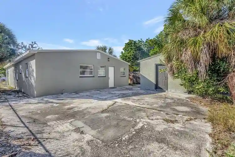 6 BR in St. Petersburg