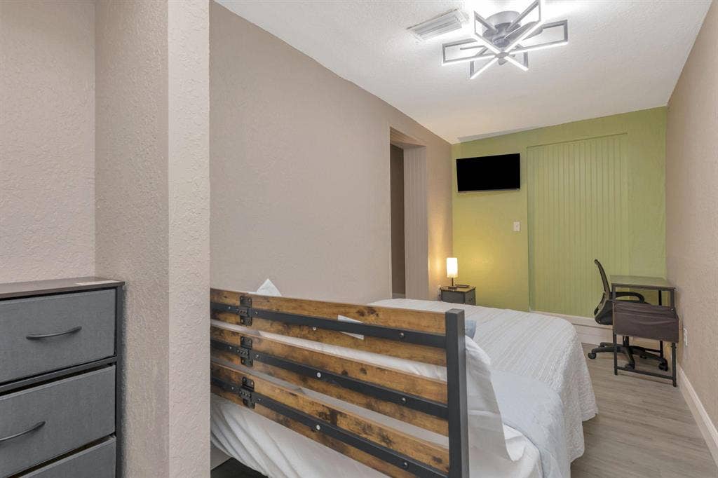6 BR in St. Petersburg