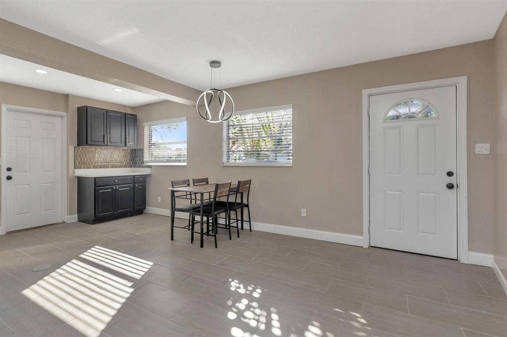 6 BR in St. Petersburg