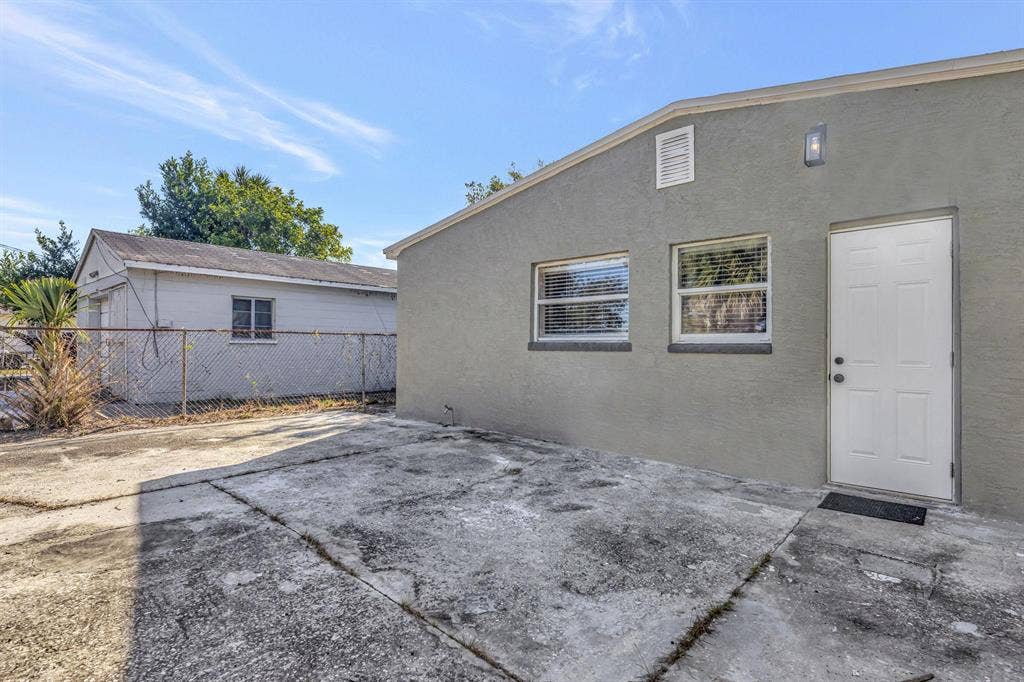 6 BR in St. Petersburg