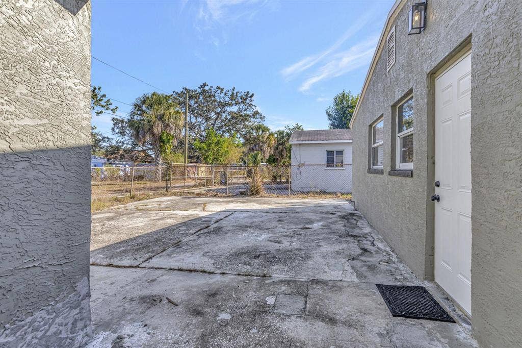 6 BR in St. Petersburg