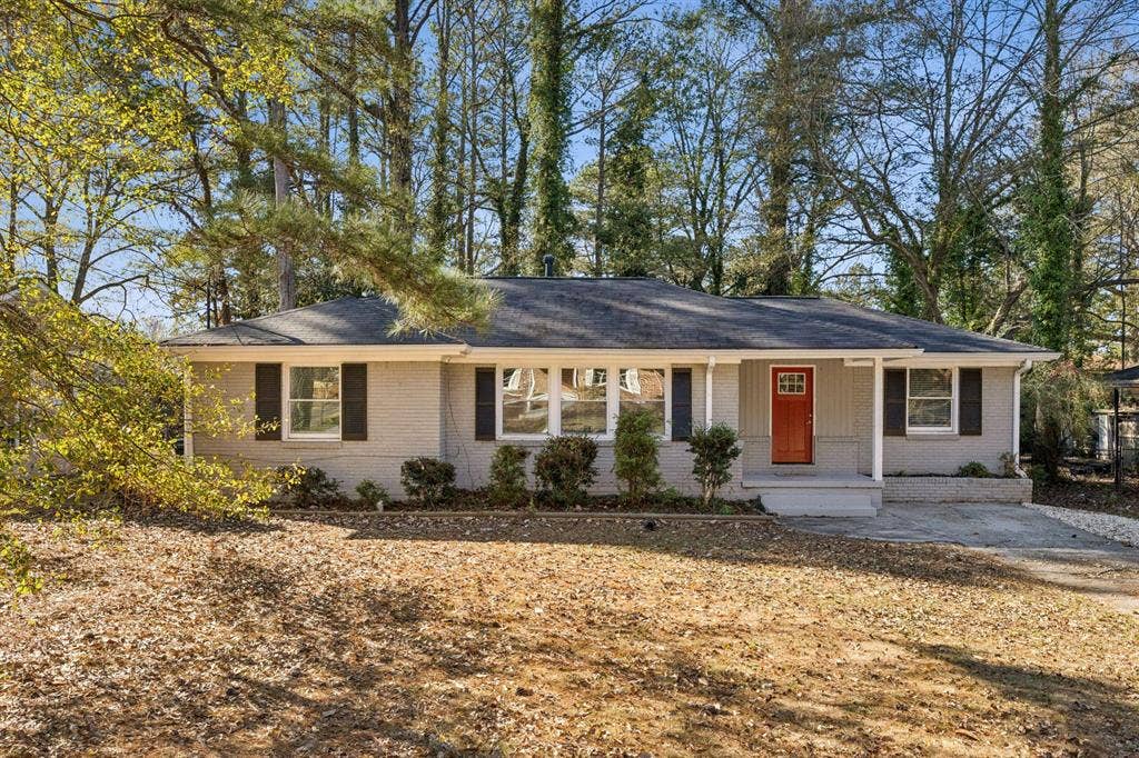 7 BR in East Point