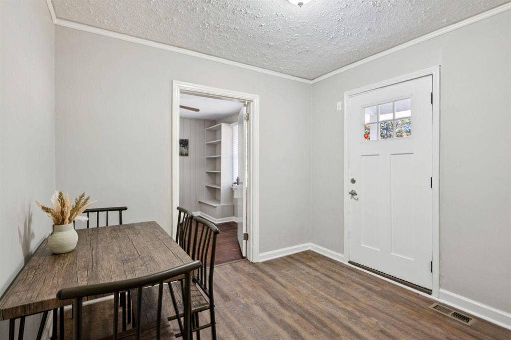 7 BR in East Point