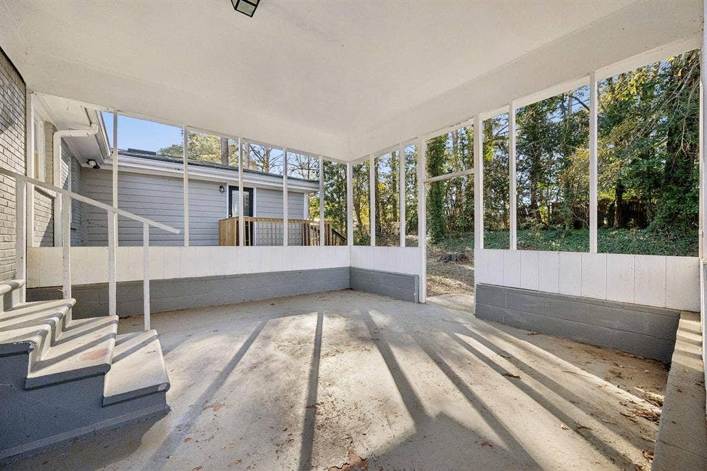 7 BR in East Point