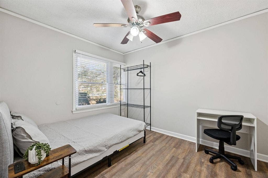 7 BR in East Point