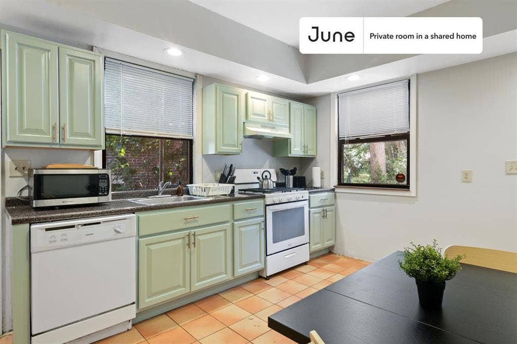 4 BR in Boston