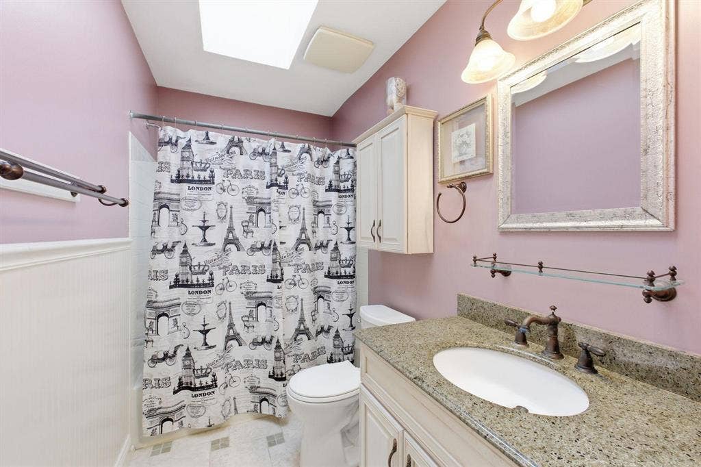 4 BR in Woodbridge