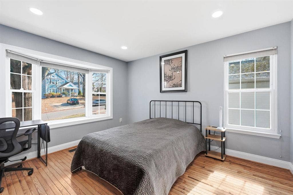4 BR in Woodbridge