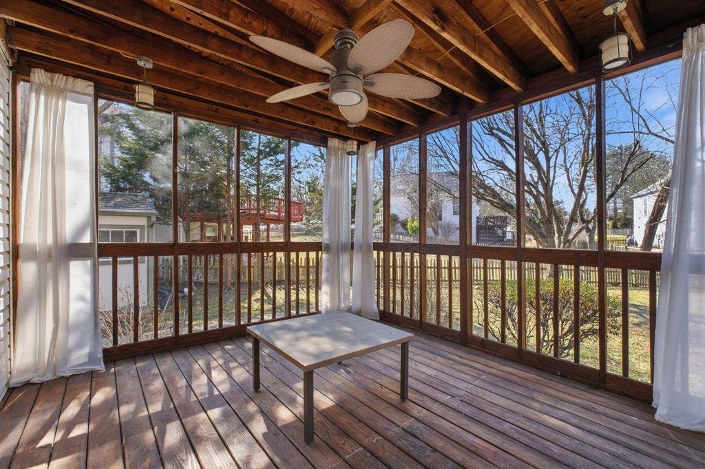4 BR in Woodbridge