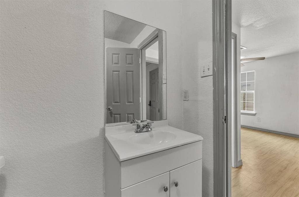 2 BR in Houston