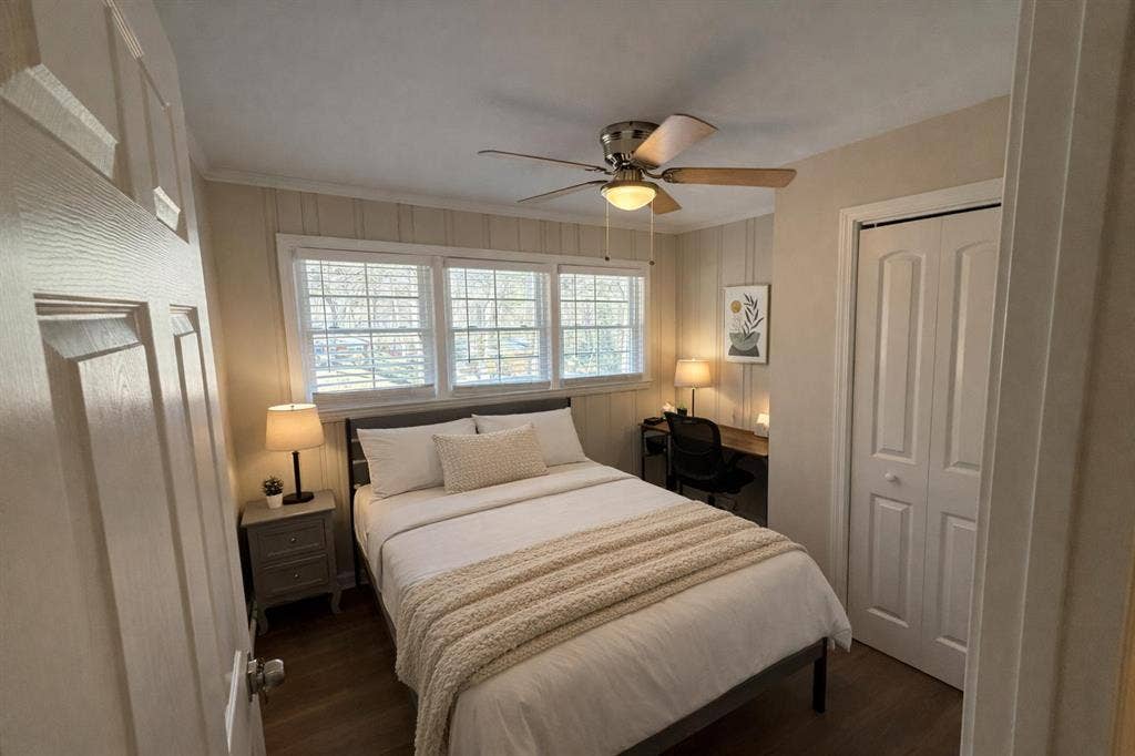 8 BR in East Point